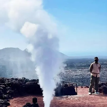 Vincent, Cozy And Sunny Over The Rooftops * פוארטו דל כרמן