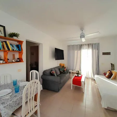 Vincent, Cozy And Sunny Over The Rooftops Apartament Puerto del Carmen (Lanzarote)
