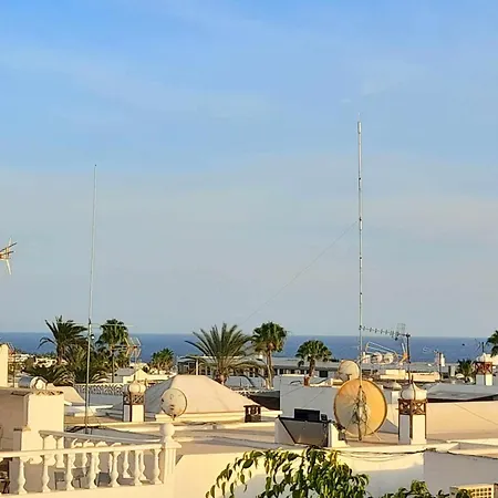 Vincent, Cozy And Sunny Over The Rooftops Apartamento Puerto del Carmen (Lanzarote)