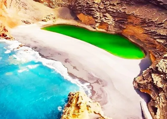 Vincent, Cozy And Sunny Over The Rooftops *