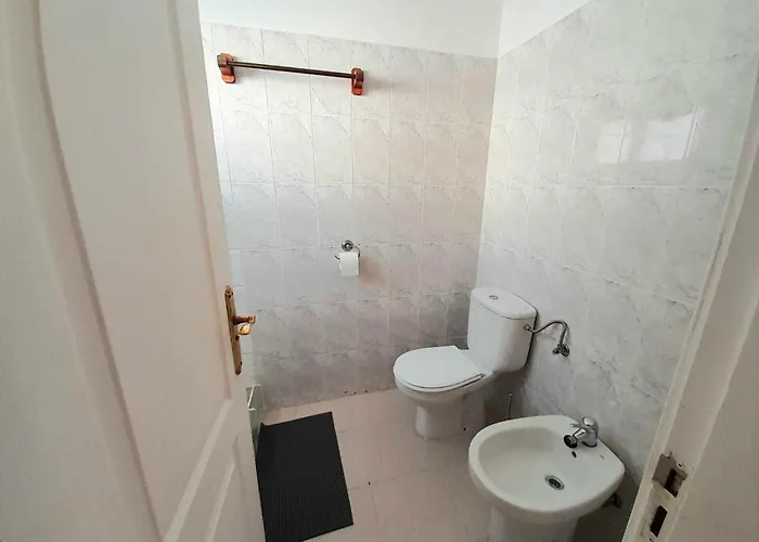 아파트 Vincent, Cozy And Sunny Over The Rooftops